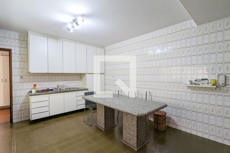 Casa à venda com 200m², 4 quartos e 3 vagas Casa à venda com 200m², 4 quartos e 3 vagasCozinha