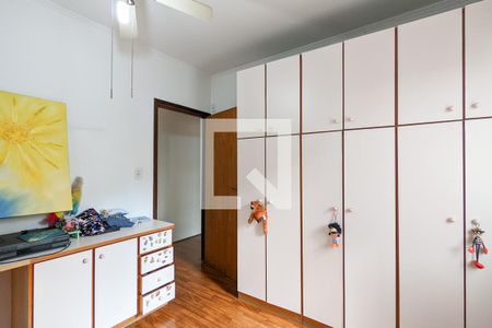 Casa à venda com 200m², 4 quartos e 3 vagas Casa à venda com 200m², 4 quartos e 3 vagasQuarto 2