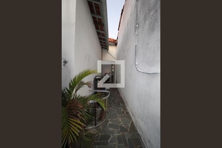 Casa à venda com 174m², 3 quartos e 2 vagasCorredor