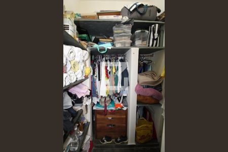 Casa à venda com 174m², 3 quartos e 2 vagasCloset do Quarto 3 (suíte)