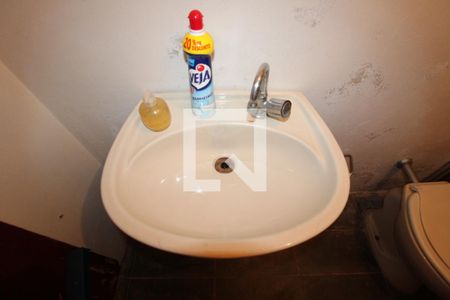 Casa à venda com 174m², 3 quartos e 2 vagasBanheiro externo