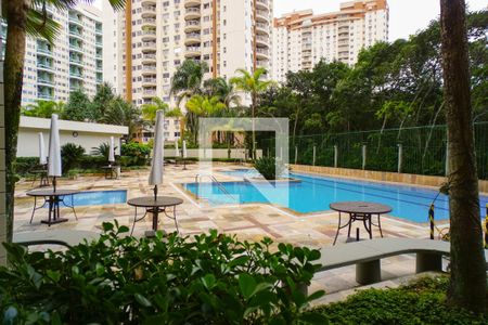 Apartamento à venda com 125m², 3 quartos e 1 vagaÁrea comum - Piscina