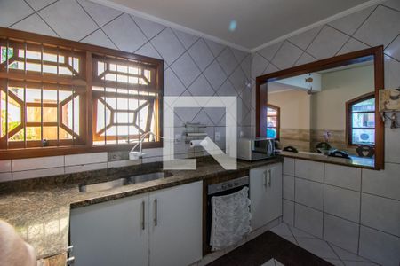 Casa para alugar com 232m², 4 quartos e 6 vagas Casa para alugar com 232m², 4 quartos e 6 vagasCozinha