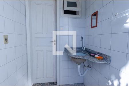 Casa de condomínio à venda com 250m², 5 quartos e 2 vagas Casa de condomínio à venda com 250m², 5 quartos e 2 vagasLavabo