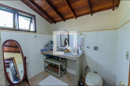 Casa de condomínio à venda com 250m², 5 quartos e 2 vagas Casa de condomínio à venda com 250m², 5 quartos e 2 vagasBanheiro da Suíte 4