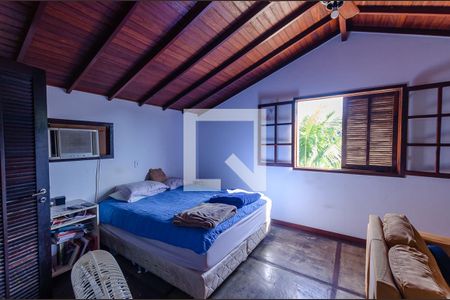 Casa de condomínio à venda com 250m², 5 quartos e 2 vagas Casa de condomínio à venda com 250m², 5 quartos e 2 vagasSuíte 4