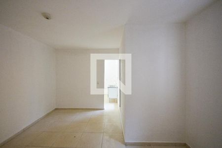 Sala/Quarto de casa para alugar com 1 quarto, 40m² em Vila Liviero, São Paulo