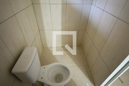 Banheiro de casa para alugar com 1 quarto, 40m² em Vila Liviero, São Paulo