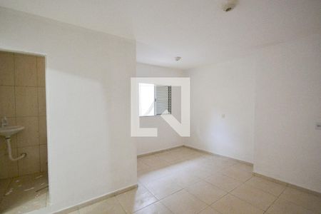 Sala/Quarto de casa para alugar com 1 quarto, 40m² em Vila Liviero, São Paulo