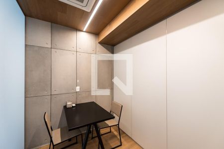 Apartamento à venda com 36m², 1 quarto e 1 vaga Apartamento à venda com 36m², 1 quarto e 1 vagaSala de Reunião