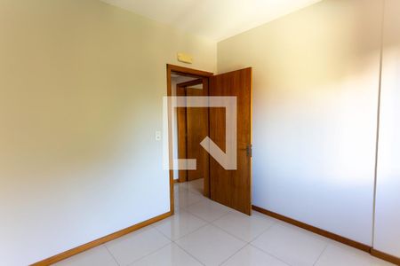 Apartamento para alugar com 77m², 2 quartos e 2 vagasQuarto