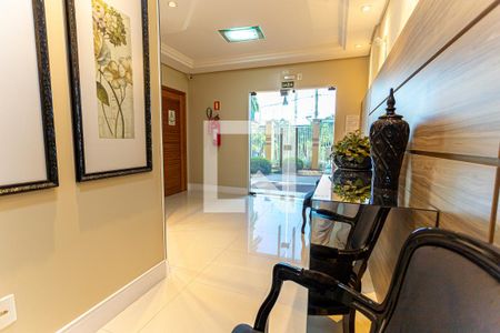 Apartamento para alugar com 77m², 2 quartos e 2 vagasHall social