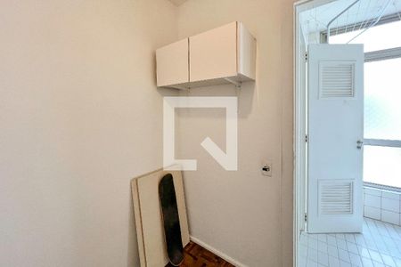 Apartamento à venda com 105m², 2 quartos e 1 vaga Apartamento à venda com 105m², 2 quartos e 1 vagaQuarto de Serviço