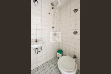 Apartamento à venda com 105m², 2 quartos e 1 vaga Apartamento à venda com 105m², 2 quartos e 1 vagaBanheiro de Serviço