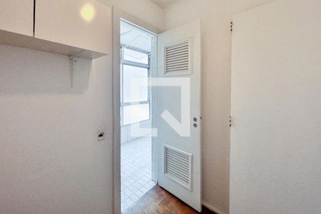 Apartamento à venda com 105m², 2 quartos e 1 vaga Apartamento à venda com 105m², 2 quartos e 1 vagaQuarto de Serviço