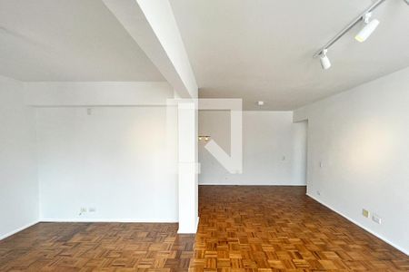 Apartamento à venda com 105m², 2 quartos e 1 vaga Apartamento à venda com 105m², 2 quartos e 1 vagaSala