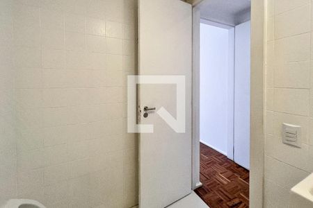 Apartamento à venda com 105m², 2 quartos e 1 vaga Apartamento à venda com 105m², 2 quartos e 1 vagaBanheiro