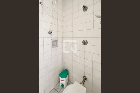 Apartamento à venda com 105m², 2 quartos e 1 vaga Apartamento à venda com 105m², 2 quartos e 1 vagaBanheiro de Serviço