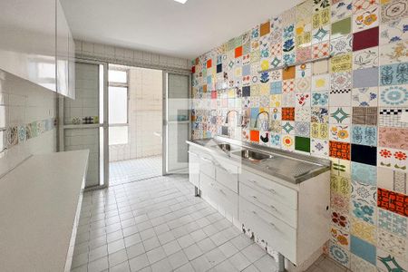 Apartamento à venda com 105m², 2 quartos e 1 vaga Apartamento à venda com 105m², 2 quartos e 1 vagaCozinha