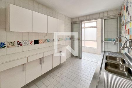 Apartamento à venda com 105m², 2 quartos e 1 vaga Apartamento à venda com 105m², 2 quartos e 1 vagaCozinha