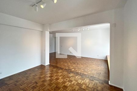 Apartamento à venda com 105m², 2 quartos e 1 vaga Apartamento à venda com 105m², 2 quartos e 1 vagaSala