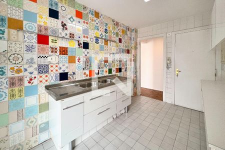 Apartamento à venda com 105m², 2 quartos e 1 vaga Apartamento à venda com 105m², 2 quartos e 1 vagaCozinha