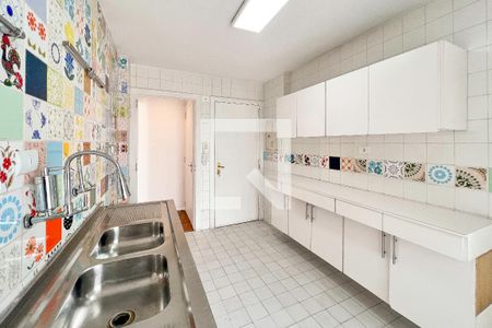 Apartamento à venda com 105m², 2 quartos e 1 vaga Apartamento à venda com 105m², 2 quartos e 1 vagaCozinha