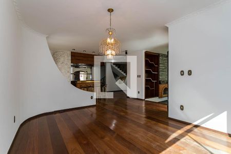 Sala 1 de casa para alugar com 5 quartos, 600m² em Vila Oliveira, Mogi das Cruzes