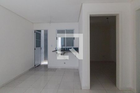 Sala e cozinha de apartamento à venda com 1 quarto, 38m² em Vila Paulo Silas, São Paulo