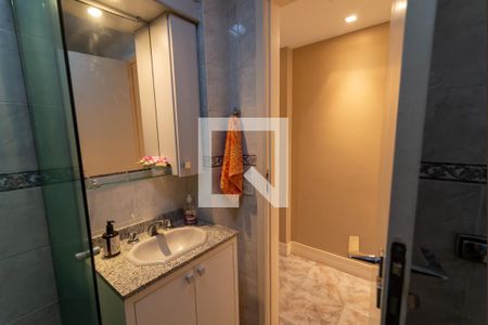 Apartamento à venda com 109m², 2 quartos e 2 vagasBanheiro Social