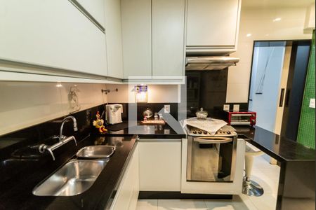 Apartamento à venda com 109m², 2 quartos e 2 vagasCozinha