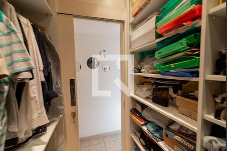 Apartamento à venda com 109m², 2 quartos e 2 vagasCloset da suíte