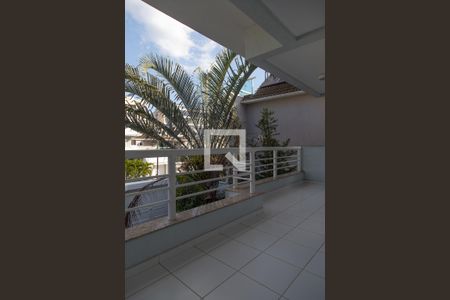 Casa de condomínio à venda com 257m², 4 quartos e 3 vagasVaranda suíte 3 e 4 