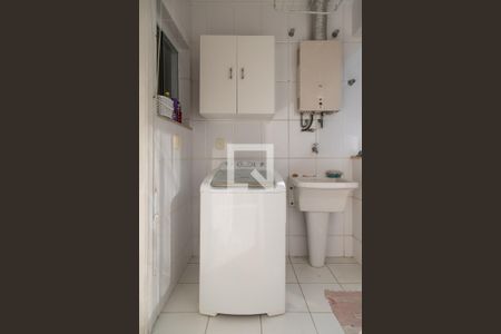 Casa de condomínio à venda com 257m², 4 quartos e 3 vagasÁrea de serviço 