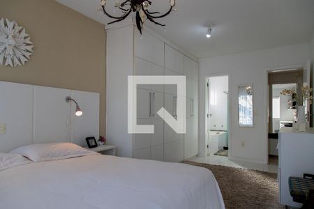 Casa de condomínio à venda com 257m², 4 quartos e 3 vagasSuíte 4