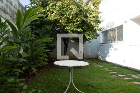 Casa de condomínio à venda com 257m², 4 quartos e 3 vagasQuintal 