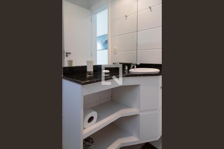 Casa de condomínio à venda com 257m², 4 quartos e 3 vagasBanheiro da suíte 1