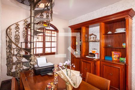 Casa à venda com 245m², 3 quartos e 3 vagas Casa à venda com 245m², 3 quartos e 3 vagasSala