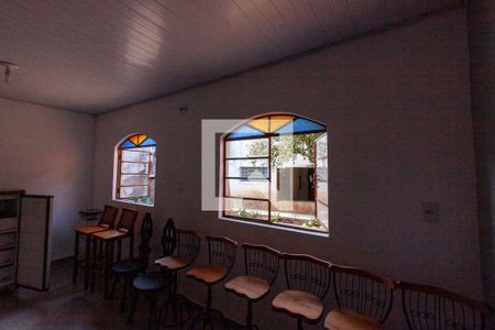 Casa à venda com 245m², 3 quartos e 3 vagas Casa à venda com 245m², 3 quartos e 3 vagascomodo