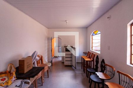 Casa à venda com 245m², 3 quartos e 3 vagas Casa à venda com 245m², 3 quartos e 3 vagascomodo