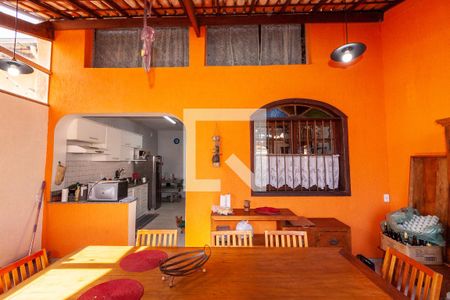 Casa à venda com 245m², 3 quartos e 3 vagas Casa à venda com 245m², 3 quartos e 3 vagasÁrea Externa