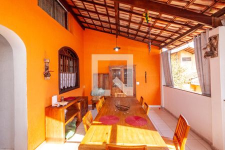 Casa à venda com 245m², 3 quartos e 3 vagas Casa à venda com 245m², 3 quartos e 3 vagasÁrea Externa