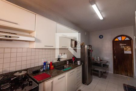 Casa à venda com 245m², 3 quartos e 3 vagas Casa à venda com 245m², 3 quartos e 3 vagasCozinha