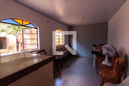 Casa à venda com 245m², 3 quartos e 3 vagas Casa à venda com 245m², 3 quartos e 3 vagascomodo