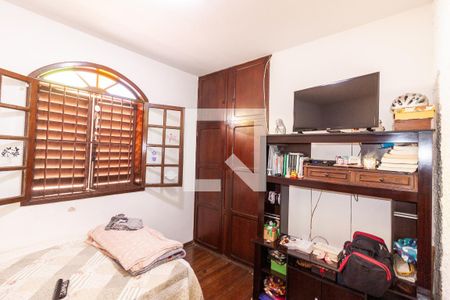 Casa à venda com 245m², 3 quartos e 3 vagas Casa à venda com 245m², 3 quartos e 3 vagasQuarto 2