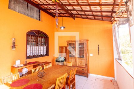 Casa à venda com 245m², 3 quartos e 3 vagas Casa à venda com 245m², 3 quartos e 3 vagasÁrea Externa