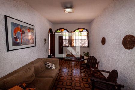 Sala de casa à venda com 3 quartos, 245m² em Ouro Preto, Belo Horizonte