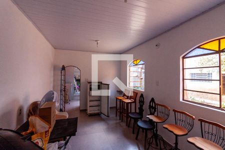 Casa à venda com 245m², 3 quartos e 3 vagas Casa à venda com 245m², 3 quartos e 3 vagascomodo