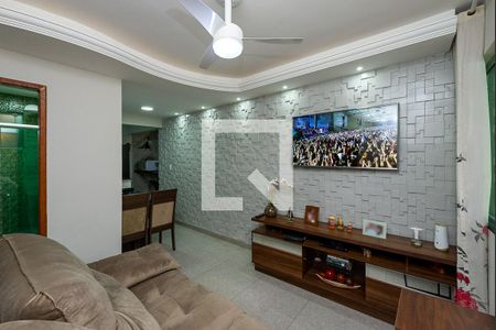 Sala de TV de casa de condomínio para alugar com 2 quartos, 80m² em Letícia, Belo Horizonte