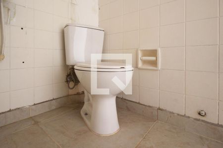 Casa à venda com 140m², 2 quartos e 2 vagas Casa à venda com 140m², 2 quartos e 2 vagasBanheiro